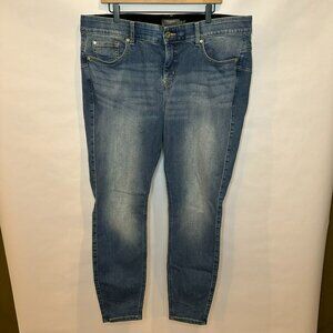 Torrid Bombshell Non-Distressed Skinny Medium Wash Jeans 20 R